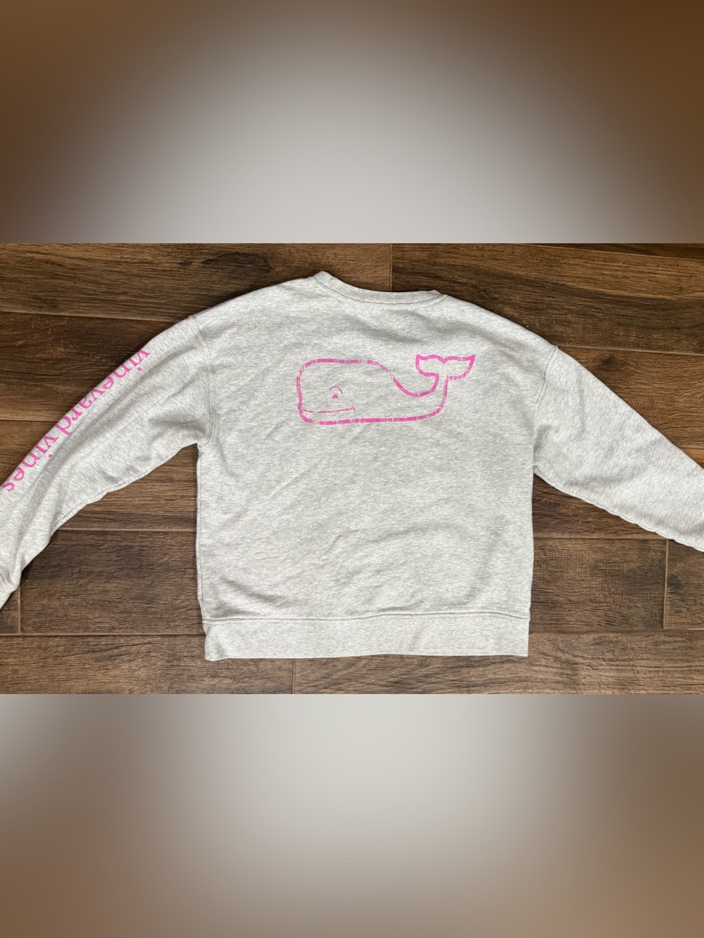 Women’s Vineyard Vines Heather Gray Sweater with Pink Whale, size medium